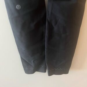 Lululemon running tight